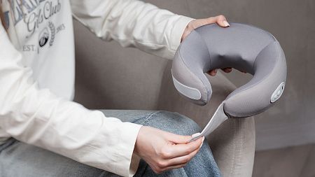 Подушка-массажер "Hug" с функцией обогрева