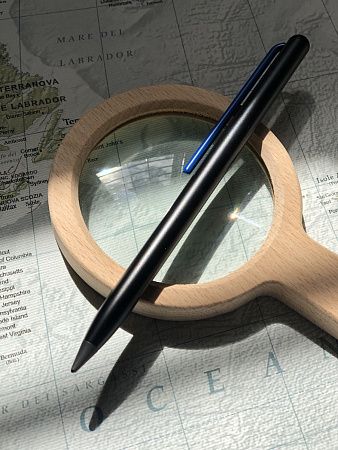 Карандаш GrafeeX с синим клипом в чехле