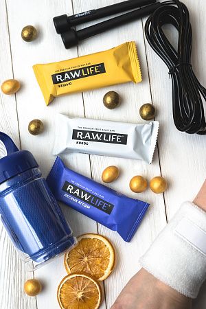 Подарочный набор «Будь в тонусе»: охлаждающее полотенце, скакалка, напульсник, батончики