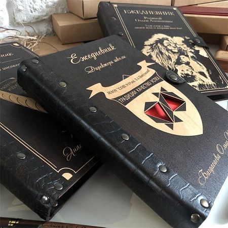 Ежедневник из дерева и кожи А5 с карманом, с вашим дизайном