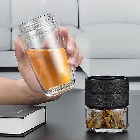 Бутылка с инфузером для чая, 500 мл (цвета на выбор)