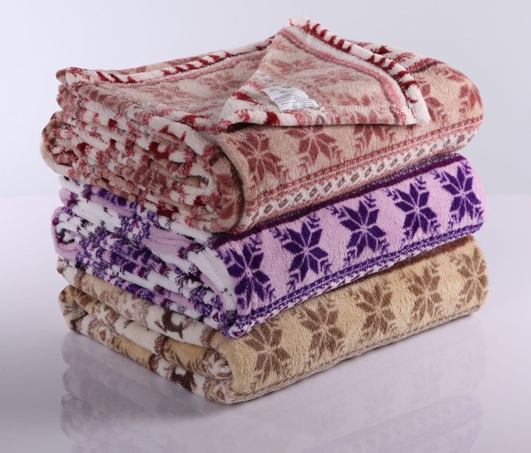 Пледы флисовые