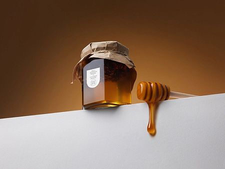 Мед с сосновыми шишками и кедровыми орехами