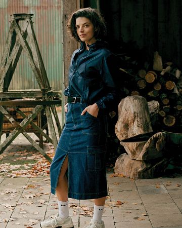 Ветровка Iqoniq Logan из переработанного полиэстера AWARE™, унисекс, 70 г/м²