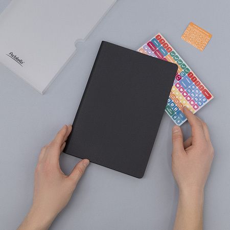 Ежедневник Star недатированный, черный (с упаковкой, со стикерами)