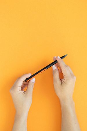 Карандаш GrafeeX с оранжевым клипом в чехле