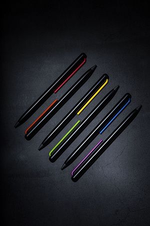 Карандаш GrafeeX с красным клипом в чехле