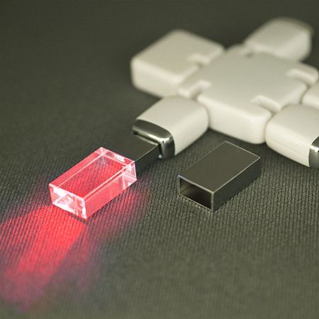 Флеш накопитель USB 2.0 Кристалл, металл/стекло, прозрачный/серебристый, подсветка красным, 16 GB