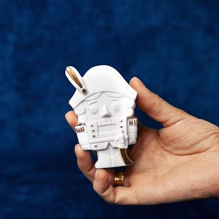 Елочная игрушка "Щелкунчик", фарфор с золотом
