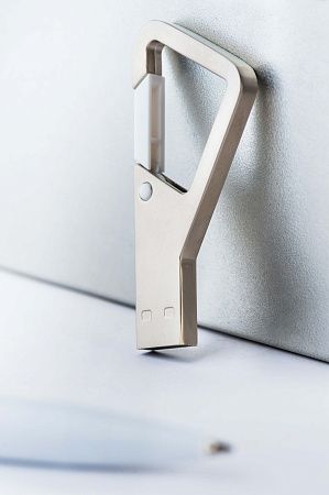 Флешка ZEVS Белая 4045.07.8ГБ