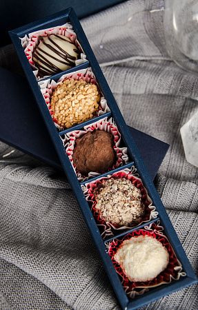 Подарочный набор «Кристалл»: барометр, ёлочная игрушка, стакан, ассорти трюфелей, гирлянда