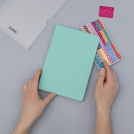 Ежедневник Spark недатированный, мятный (с упаковкой, со стикерами)