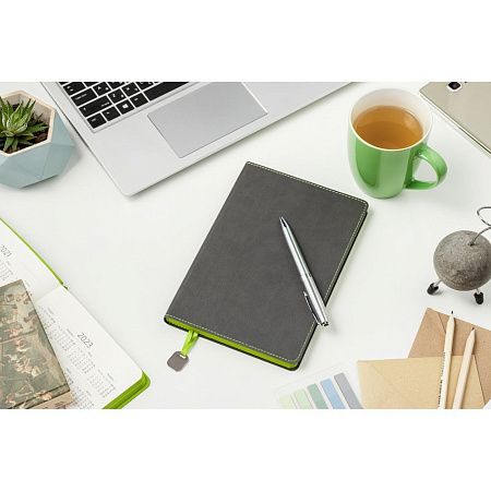 Ежедневник Flexy Latte Color А5, серый с салатовым срезом и салатовым форзацем, недатированный, в гибкой обложке
